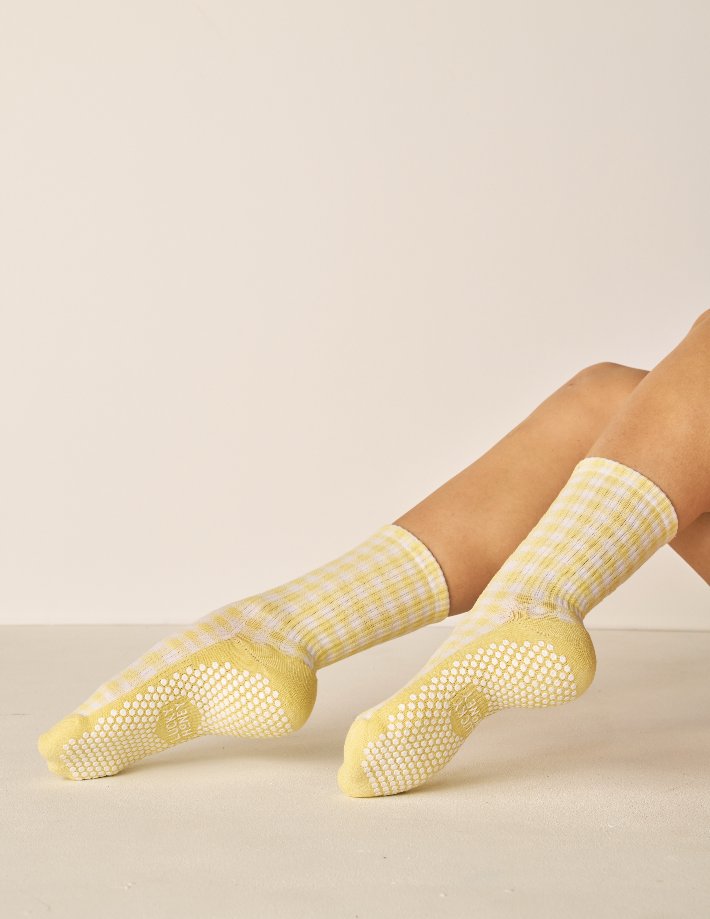 LUCKY HONEY - The Gingham Crew Grip Sock