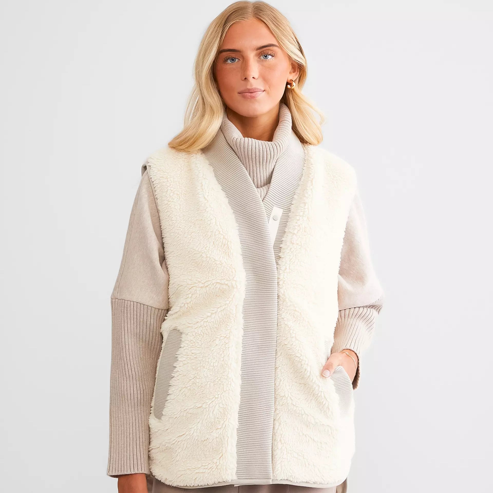 Varley Women's Covey Reversible Quilt Vest - For All Elements